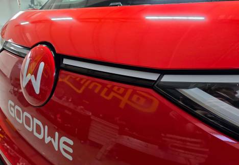 Branding auto premium realizat prin schimbare completă de culoare