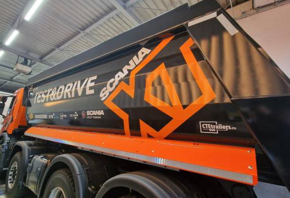 inscriptionare camion personalizat 